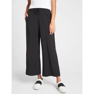 NWT ATHLETA Avenue Wide Leg Crop Pant Black